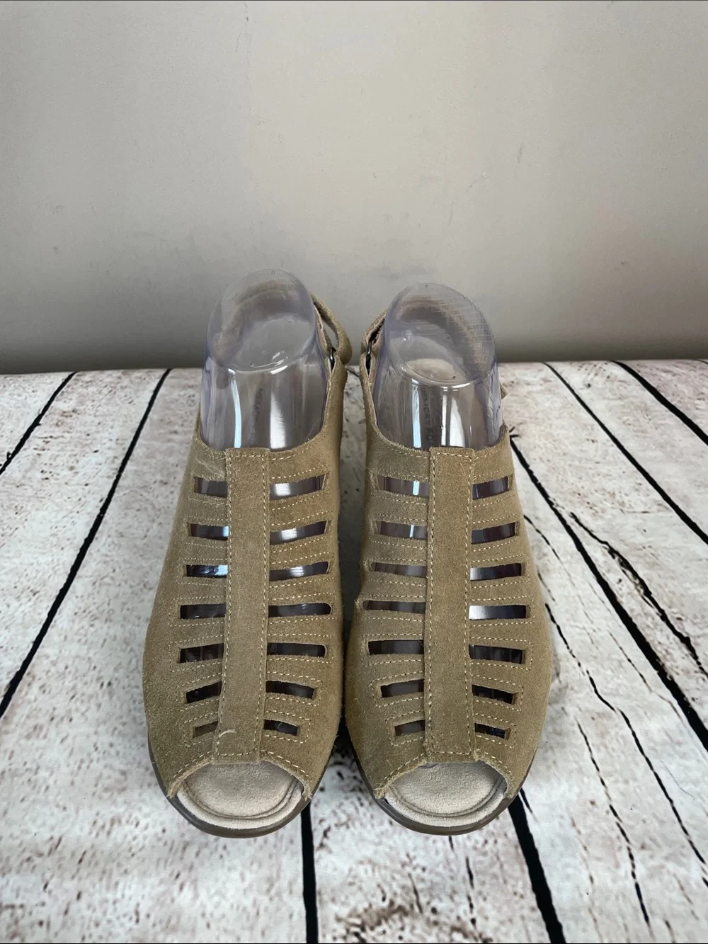 Skechers Memory Foam Parallel Trapezoid Women 7.5 Cutout Peep-Toe Wedge Sandals